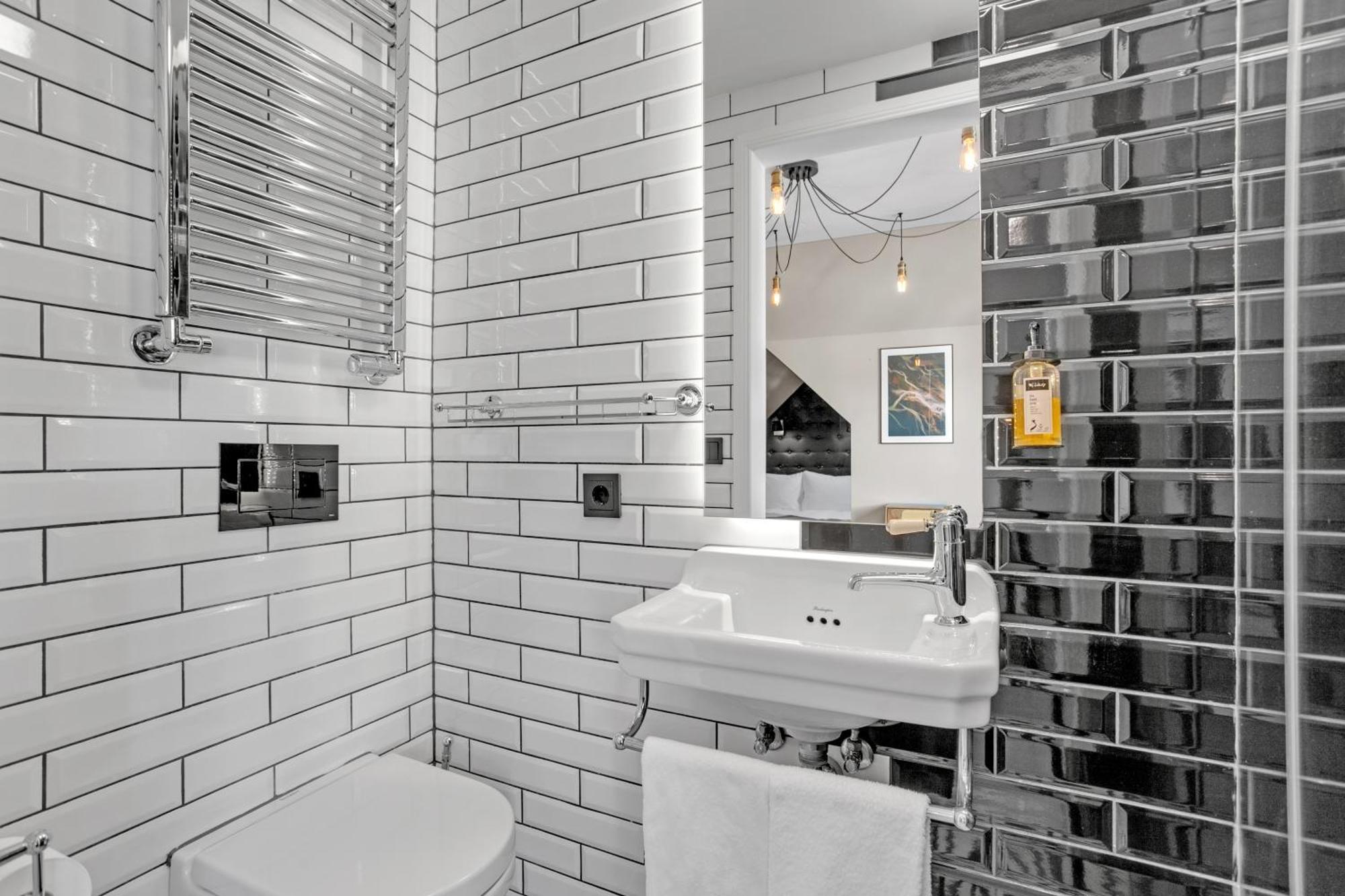 Oddsson Downtown Hotel Reykjavik Bagian luar foto